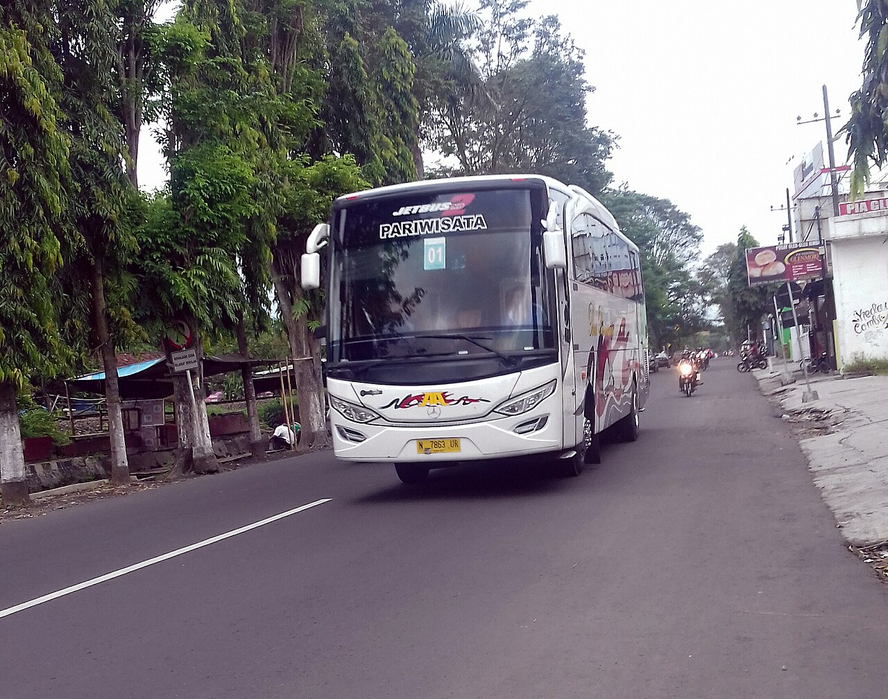 Rent Bus Medium 31 Seat - Wisata Bandung